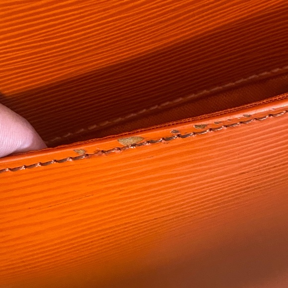 Louis vuitton Pegase 45 in Epi Orange with Raincoat Cover - Picture 9 of 16